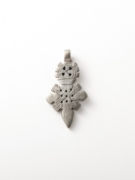 トルクメニスタン アンティークシルバーペンダントトップ｜KANKAN