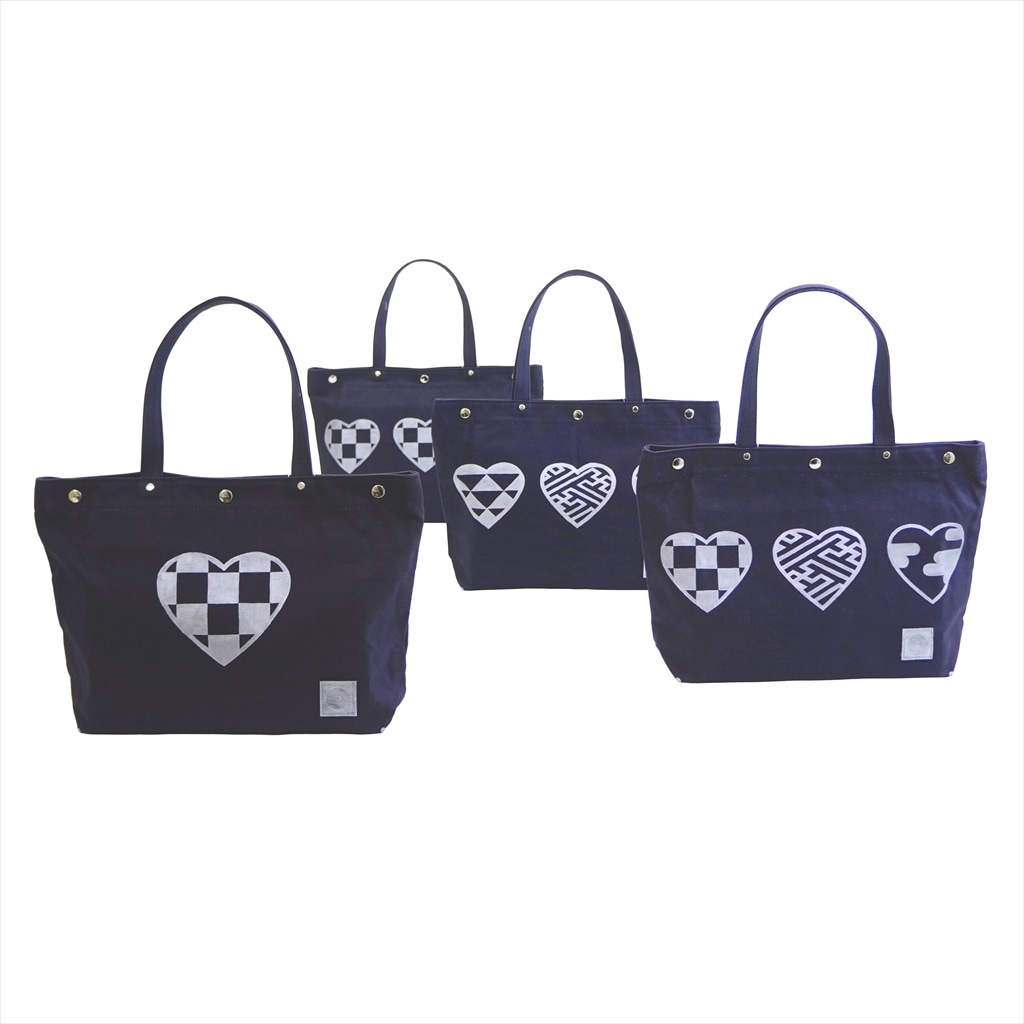 樂しい鞄 「A4横長トート ネイビー」（ラブリ紋柄シルバー） | 帆布