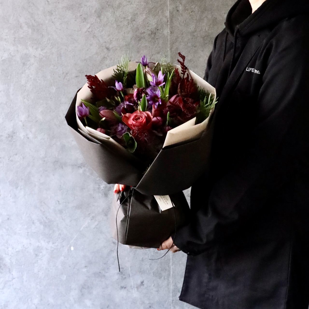 特選花束M「紅掛花色 benikakehanairo」紫濃淡のエレガンスブーケ