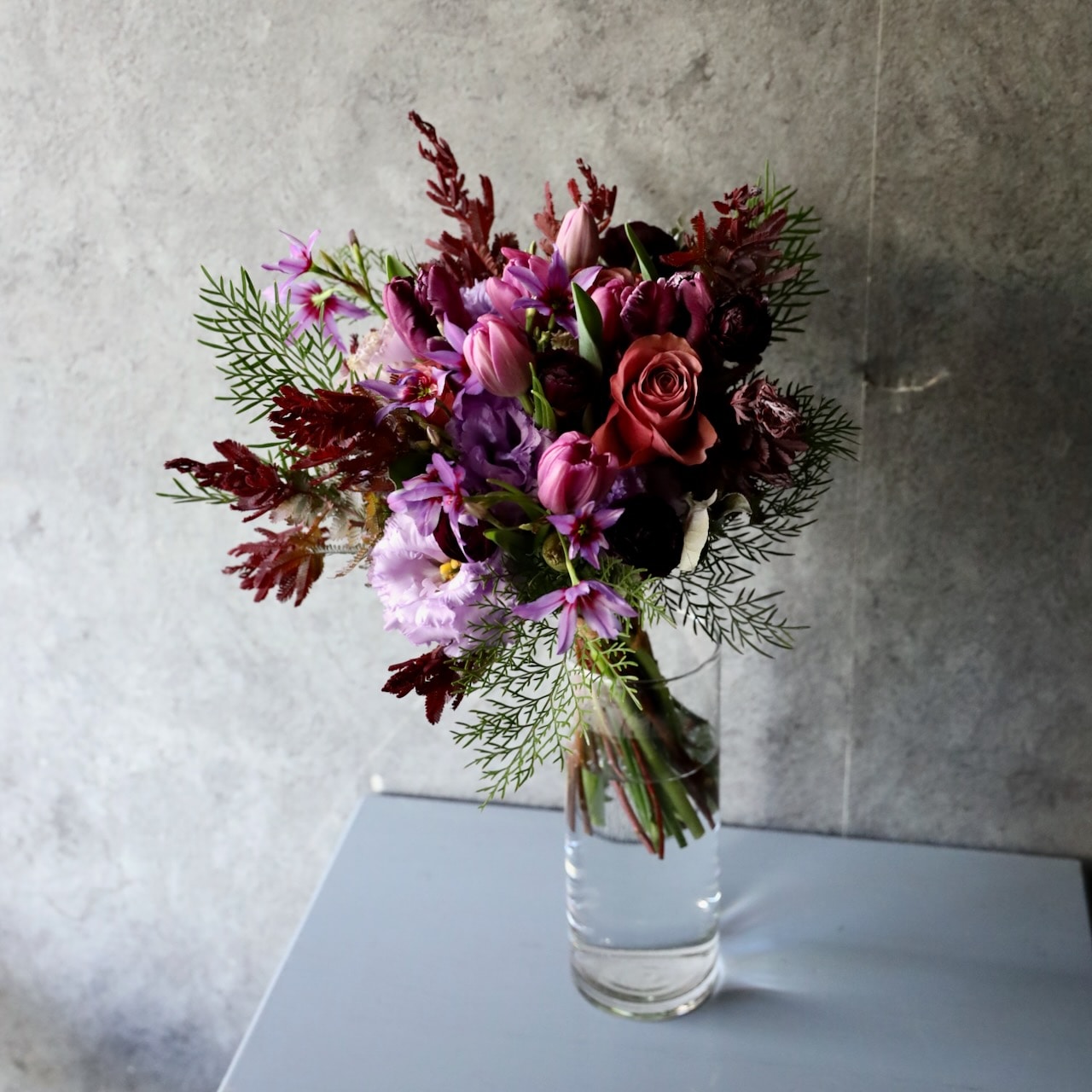 特選花束M「紅掛花色 benikakehanairo」紫濃淡のエレガンスブーケ