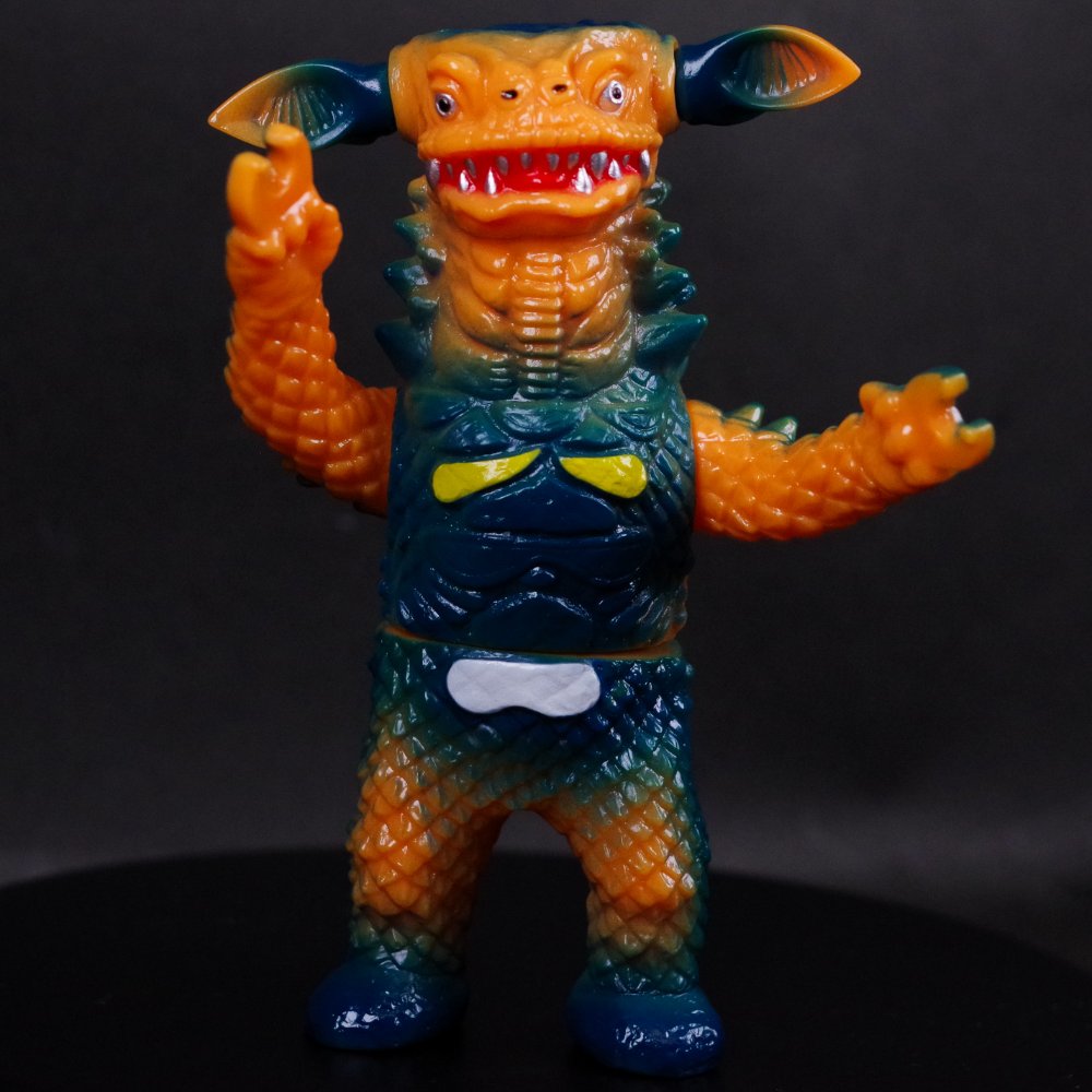 ソフビ/MAX TOY マックストイ/ウルトラマン/ギャンゴ｜墓場の画廊