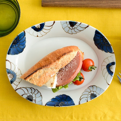 九谷青窯 高原真由美 ゴス鉄渕花尽くし／楕円皿 | 九谷青窯／九谷焼