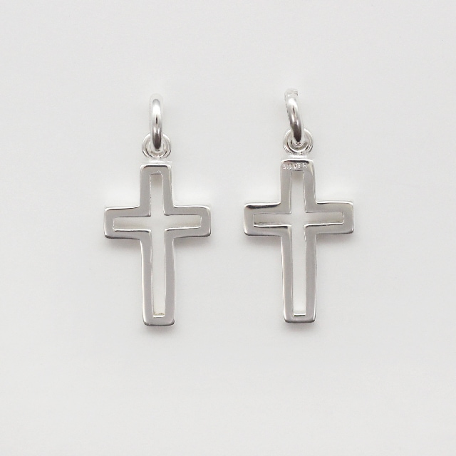 0010419SVT SV925製トップ クロス中抜き Cカン付 チャーム20.0×11.0