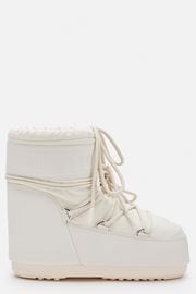 MOON BOOT