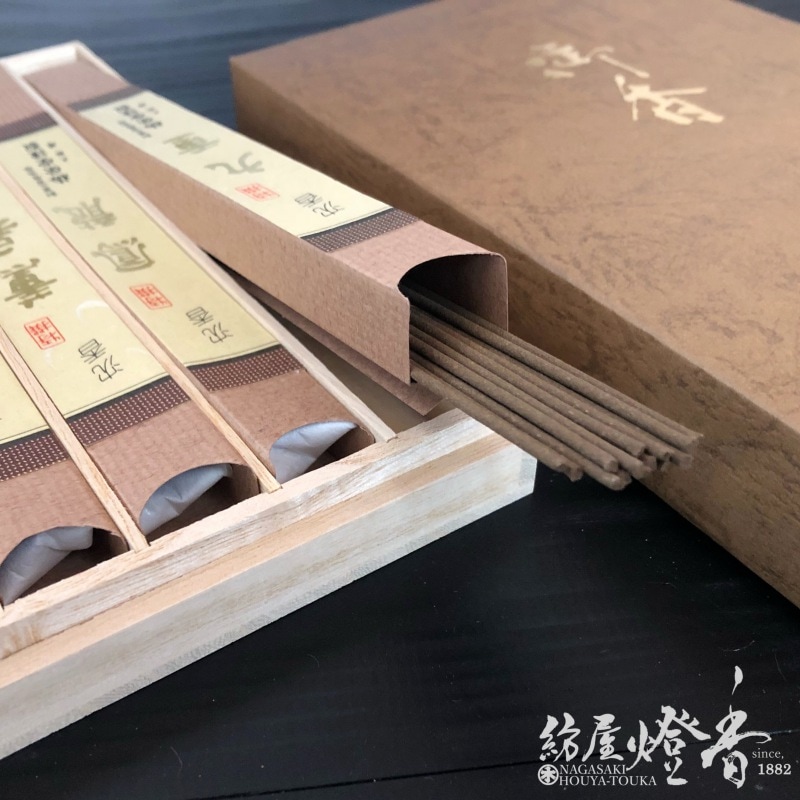 梅栄堂のご進物/ご贈答『【伽羅・沈香】特撰五種詰合せ桐箱入[有煙