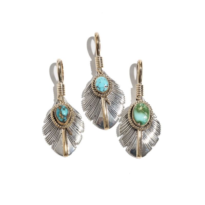 ハーヴィーメイス ターコイズ×12KGF プチフェザーペンダント｜マライカ