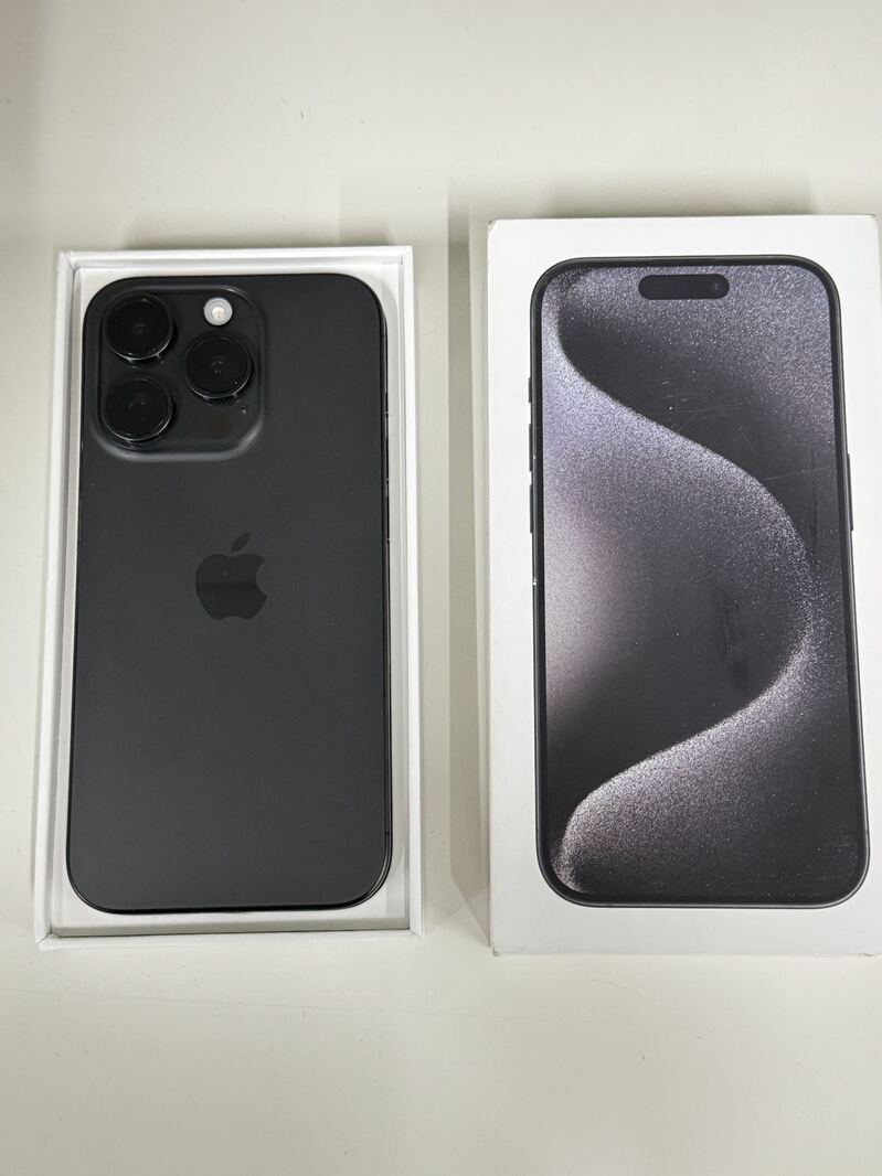 APPLE iPhone 15 Pro 256GB SIMフリー [ブラックチタニウム] Aランク