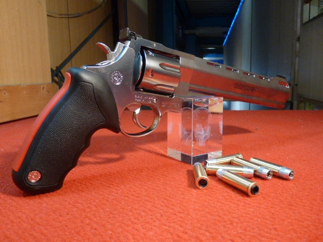 店内全品5％OFFクーポン】マルシン・トーラス レイジングブル HWグロス