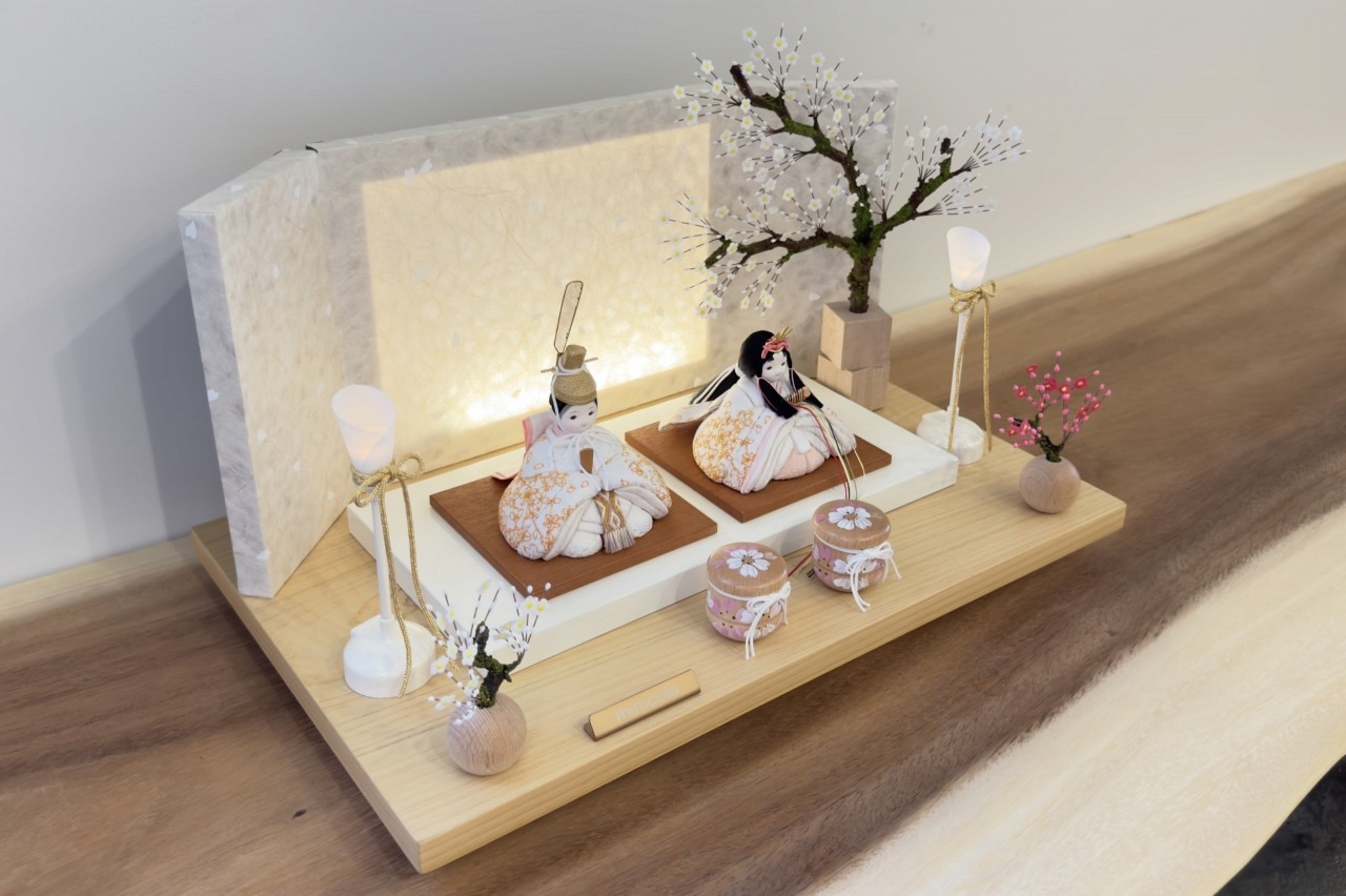 KM12 可愛い飾り台 朱塗り 巾70㎝位 ひな人形 親王飾り台 木目込み飾り