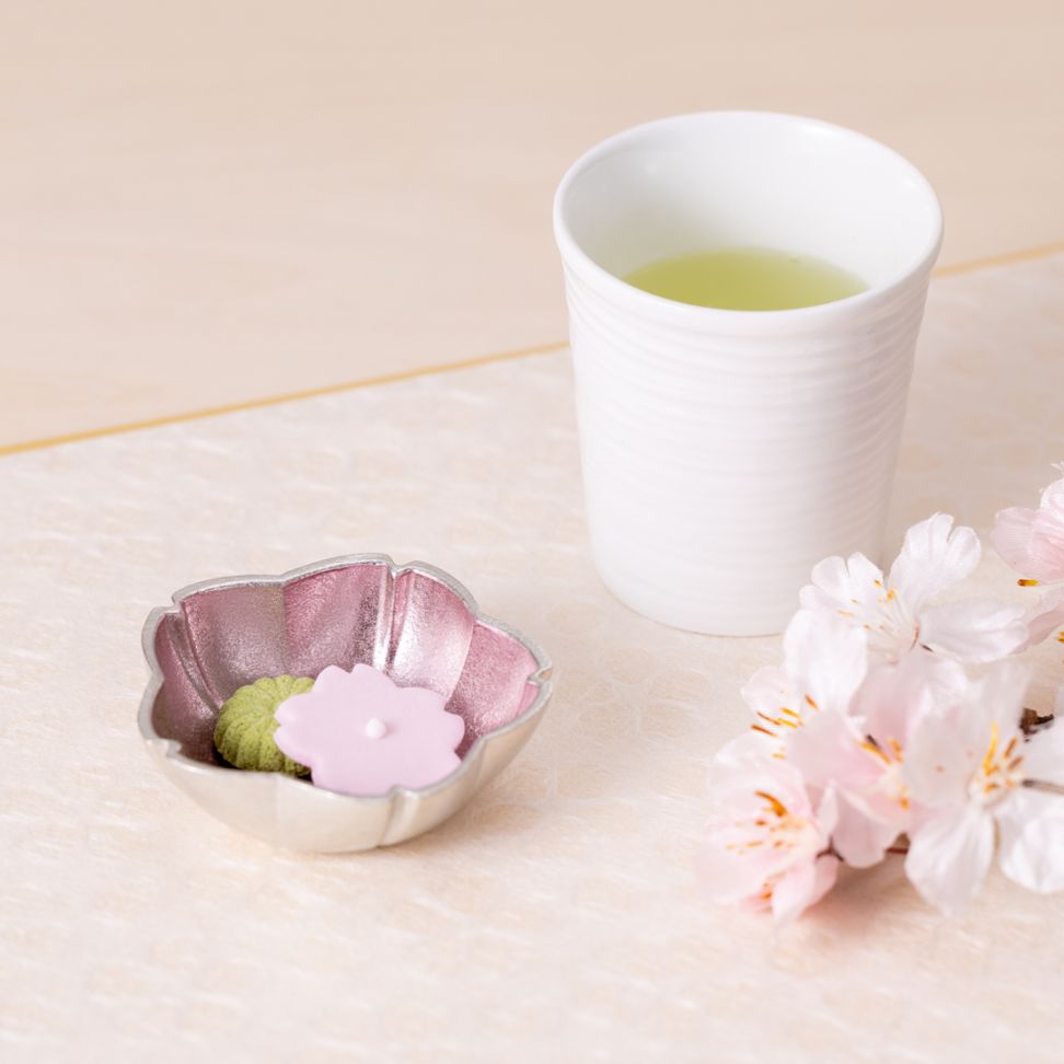 桜小鉢 - 淡桜｜錫製雑貨・酒器の通販は能作オンラインショップ【公式】