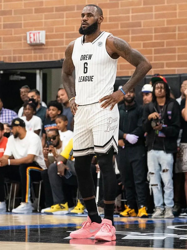 NIKE LEBRON XX 'PINK DIAMOND' ナイキ レブロン 20 【MEN'S】 pink