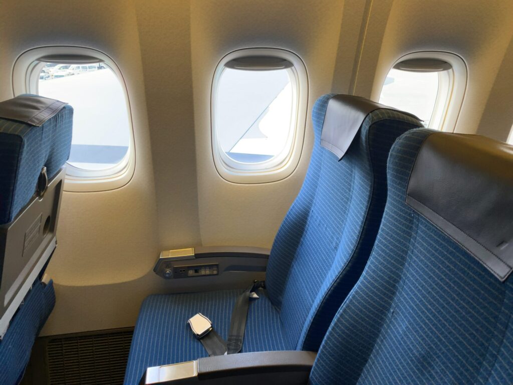 ANA：B777-300(773)に搭乗の場合、富士山(Mt.Fuji)を見たければ○列目