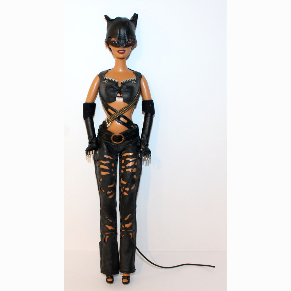 Halle Berry as Catwoman Barbie 04-B5838JP – Barbie | Marl & B