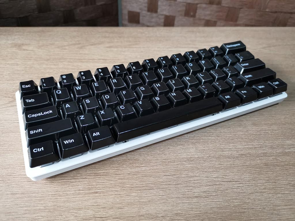 Cerakey（セラキー）レビュー】ひんやり上質な触り心地。繊細さと頑丈