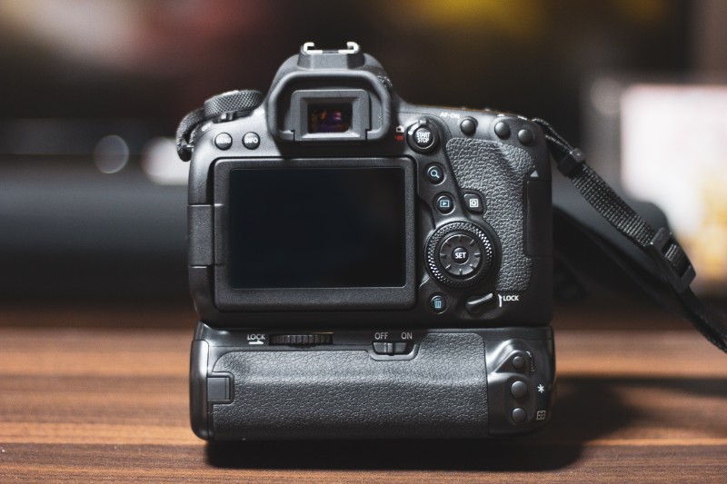 質流れフタバヤ】CANON キヤノン EOS6D バッテリーグリップ付き フル