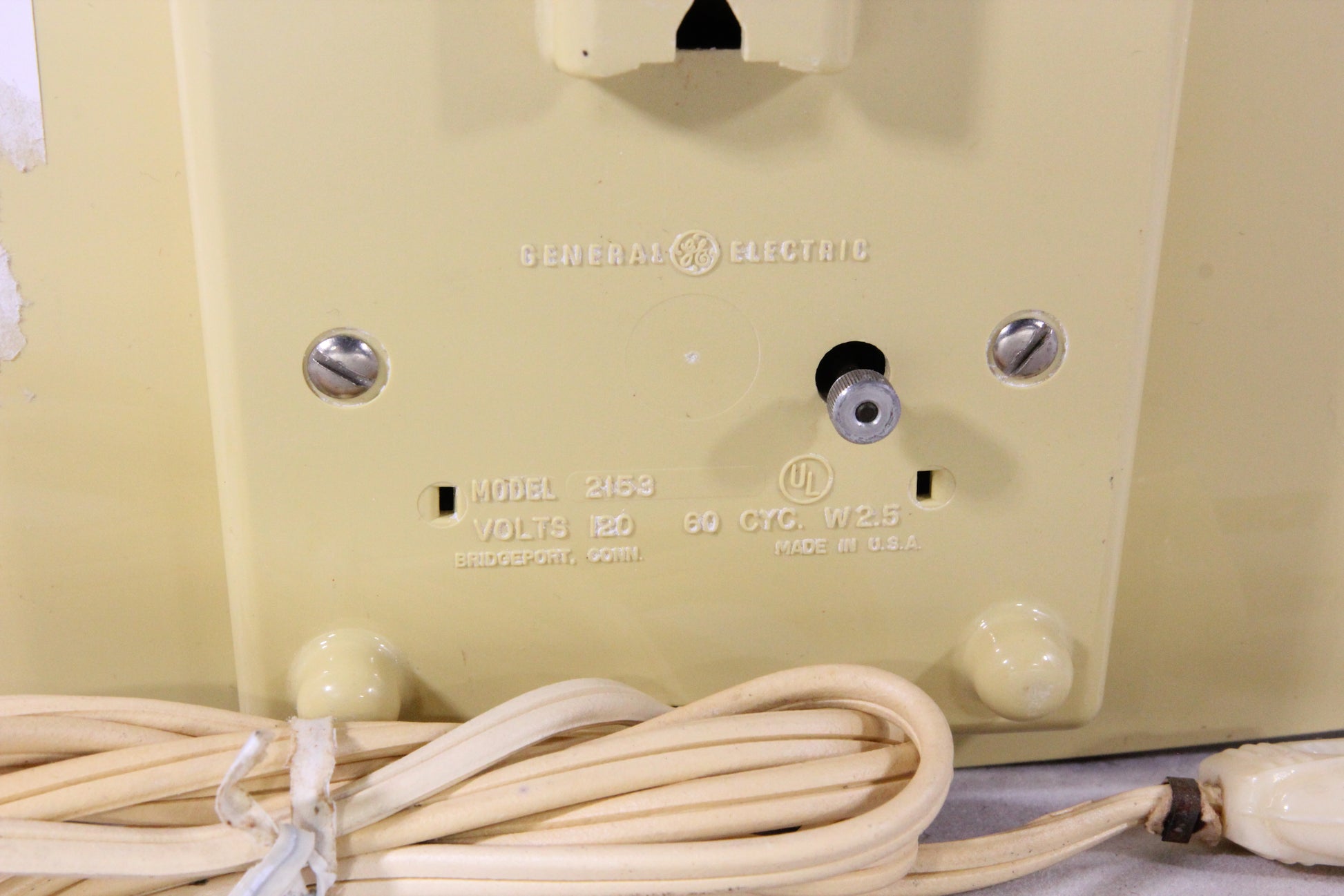 General Electric Model 2153 Electric Kitchen Wall Clock – Memory