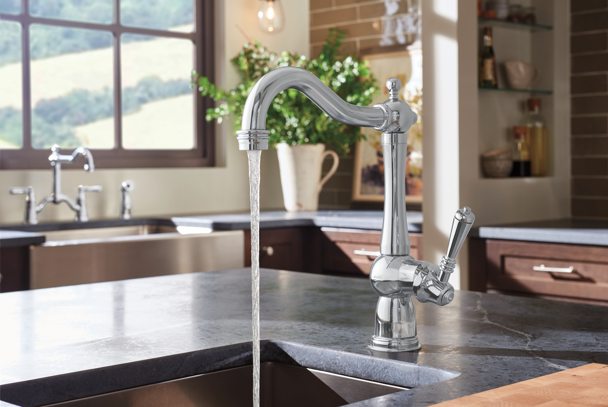 Tresa® | Bridge Faucet with Side Sprayer