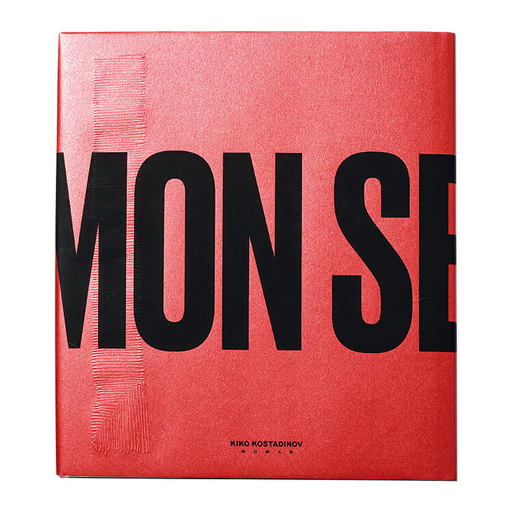 キコ・コスタディノフ〉のショーをE-WAXがドキュメントした写真集『À