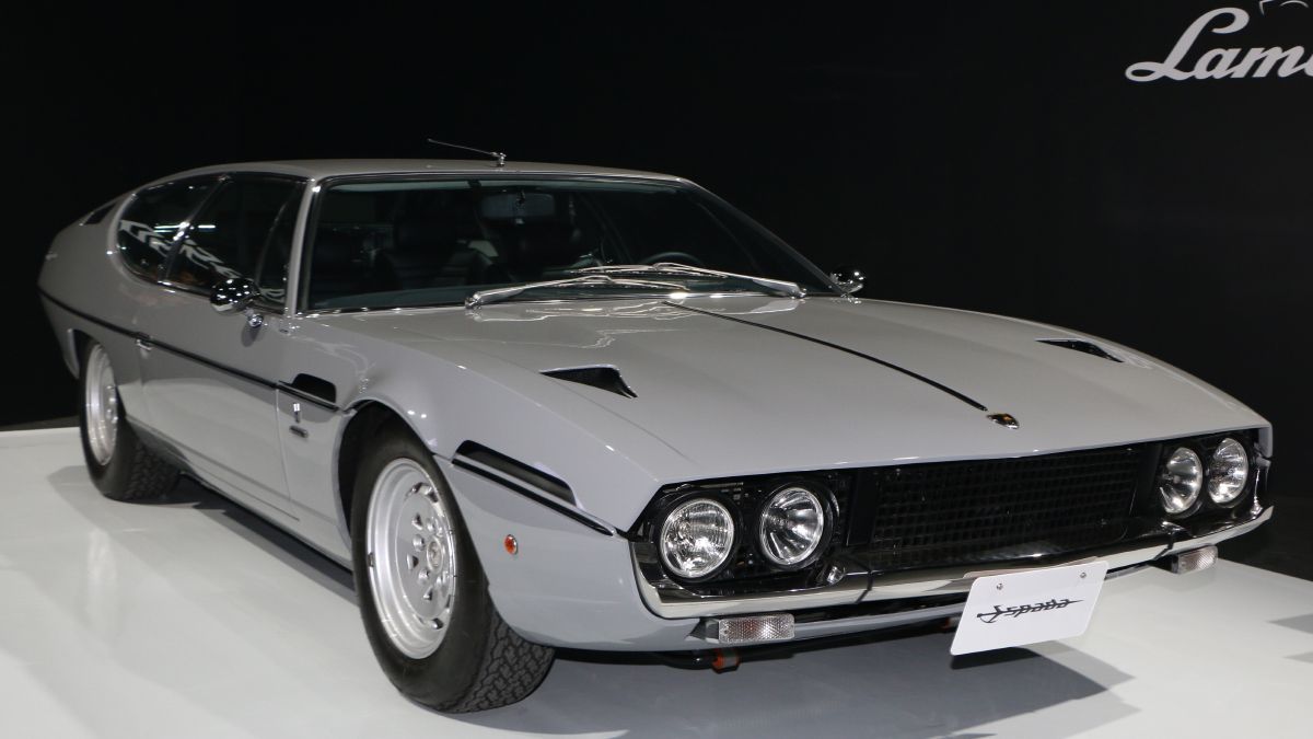 夜の横浜にあらゆるランボルギーニが集った！──幻のモデルも展示され