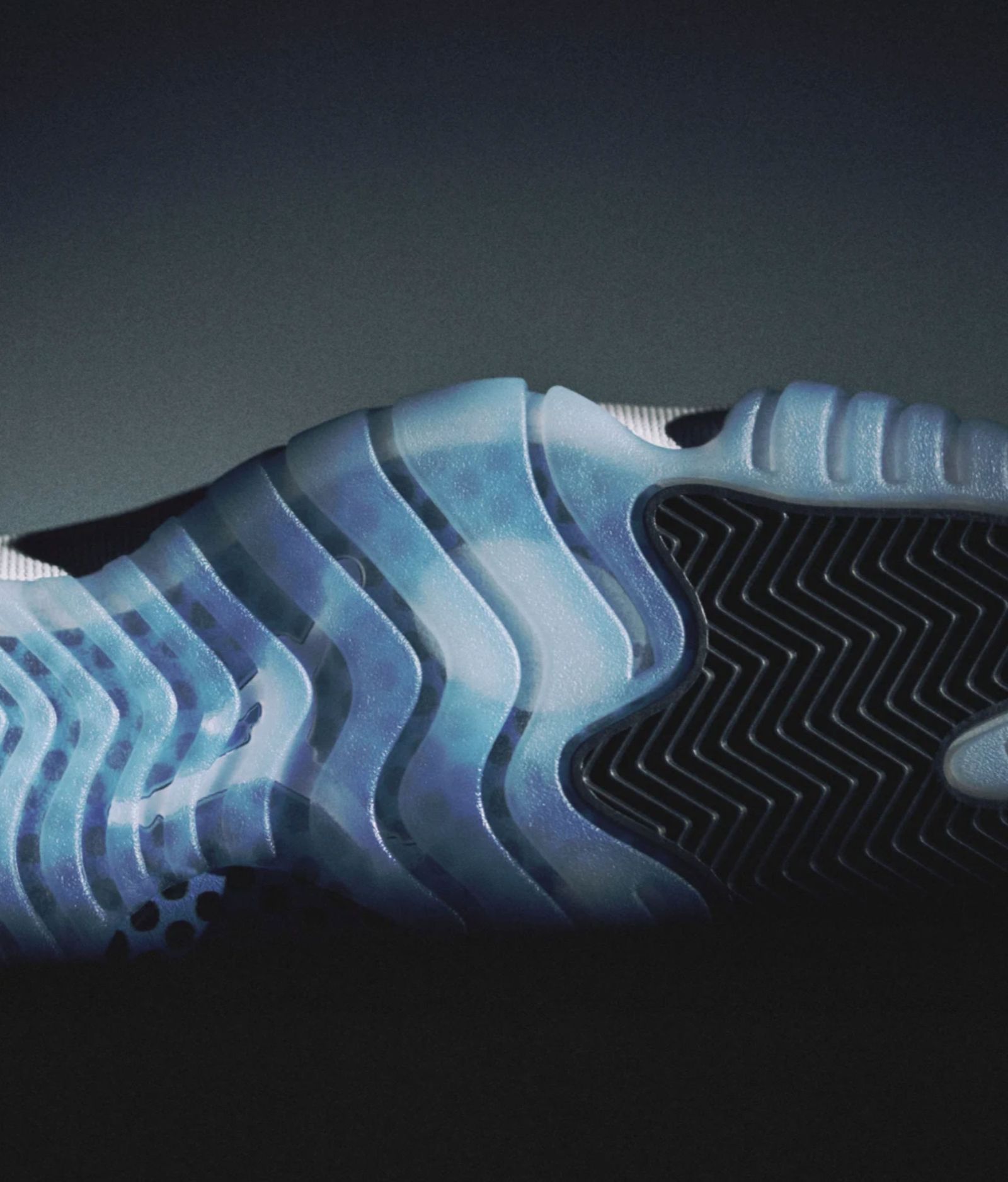 エア ジョーダン 11 “Legend Blue”」は爽やかなブルーがポイント──GQ