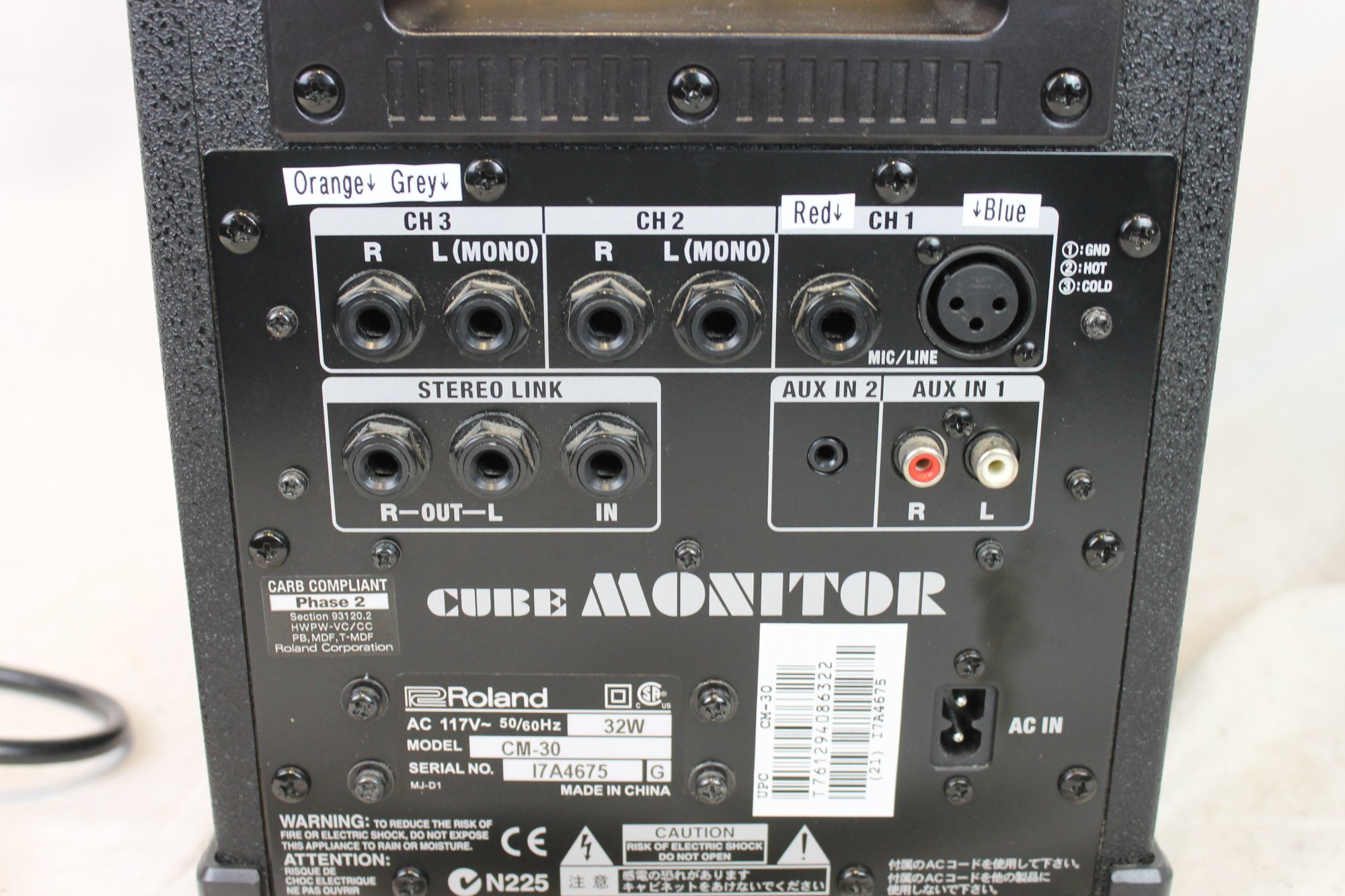 3508 - Black Roland CM-30 Cube Monitor