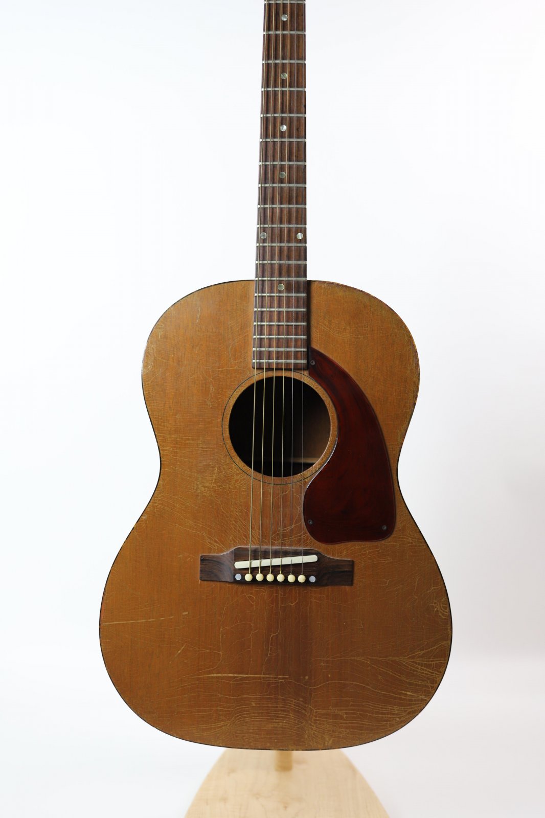 Pre-Owned Vintage 1967 Gibson LG0