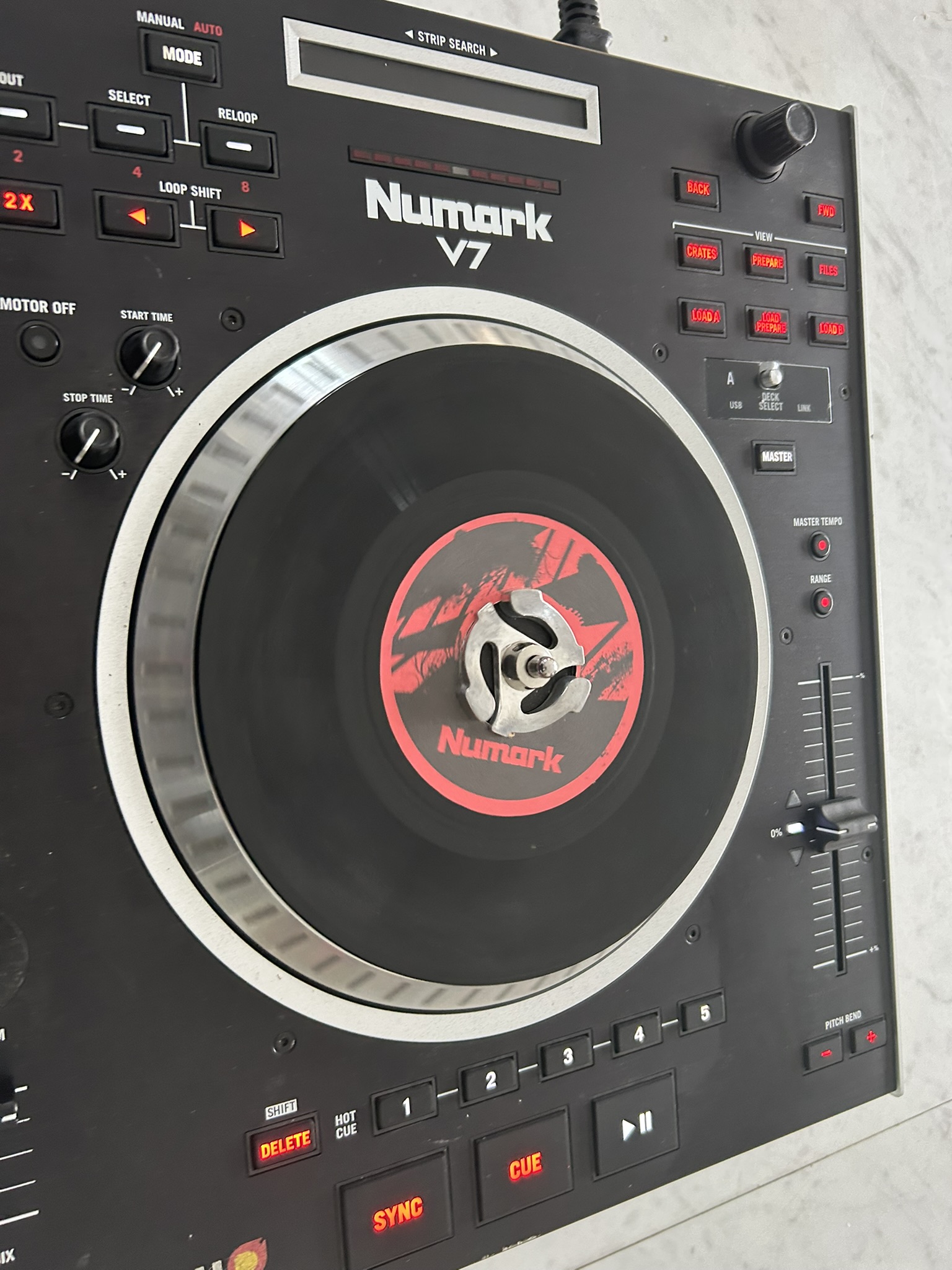 V7 - Numark V7 - Audiofanzine