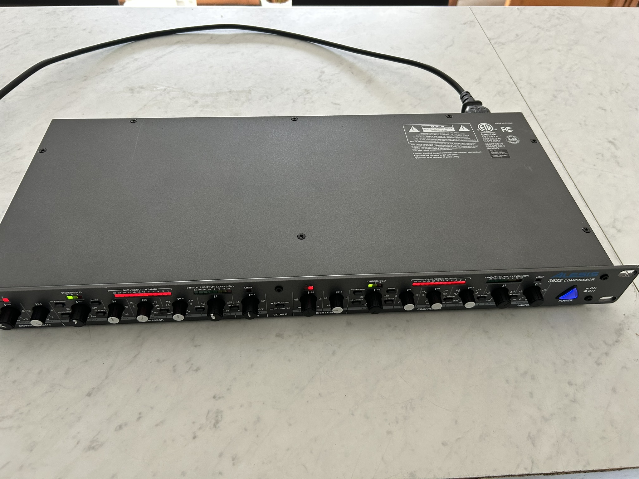 3632 Compressor - Alesis 3632 Compressor - Audiofanzine