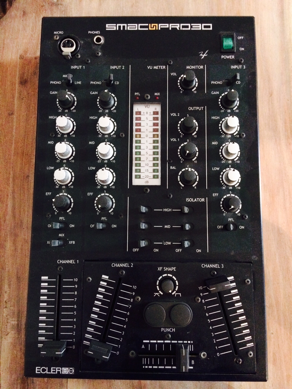 Smac Pro 30 - Ecler Smac Pro 30 - Audiofanzine