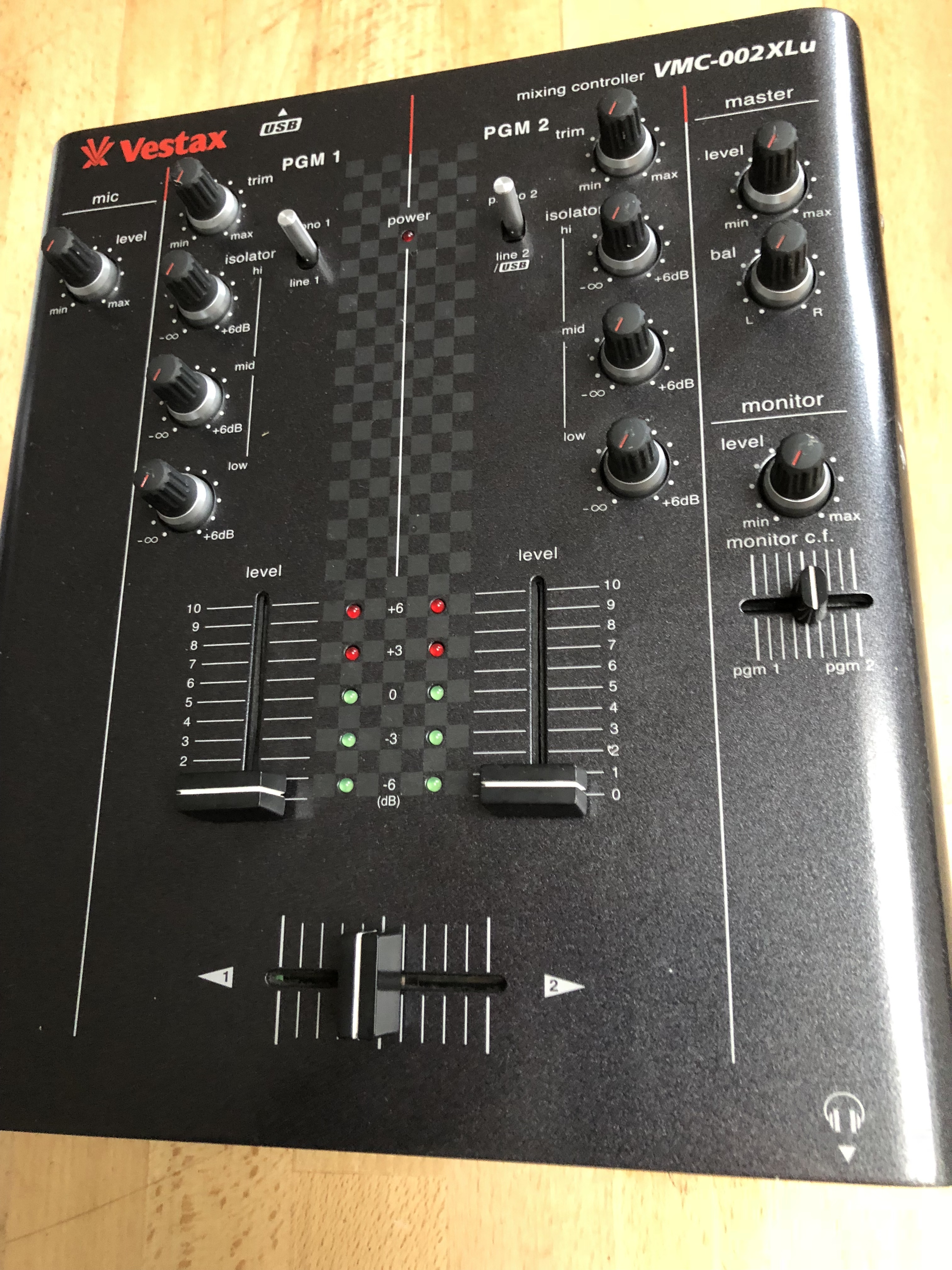 VMC-002 XLU - Vestax VMC-002 XLU - Audiofanzine