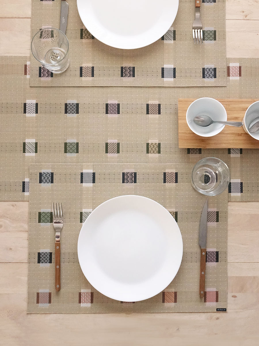 チルウィッチ ランチョンマット・サンプラー｜ベージュとマルチカラー