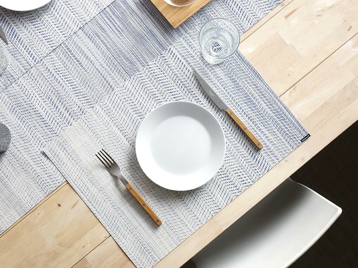 チルウィッチ ランチョンマット・ウェーブ｜ブルーの北欧の波模様