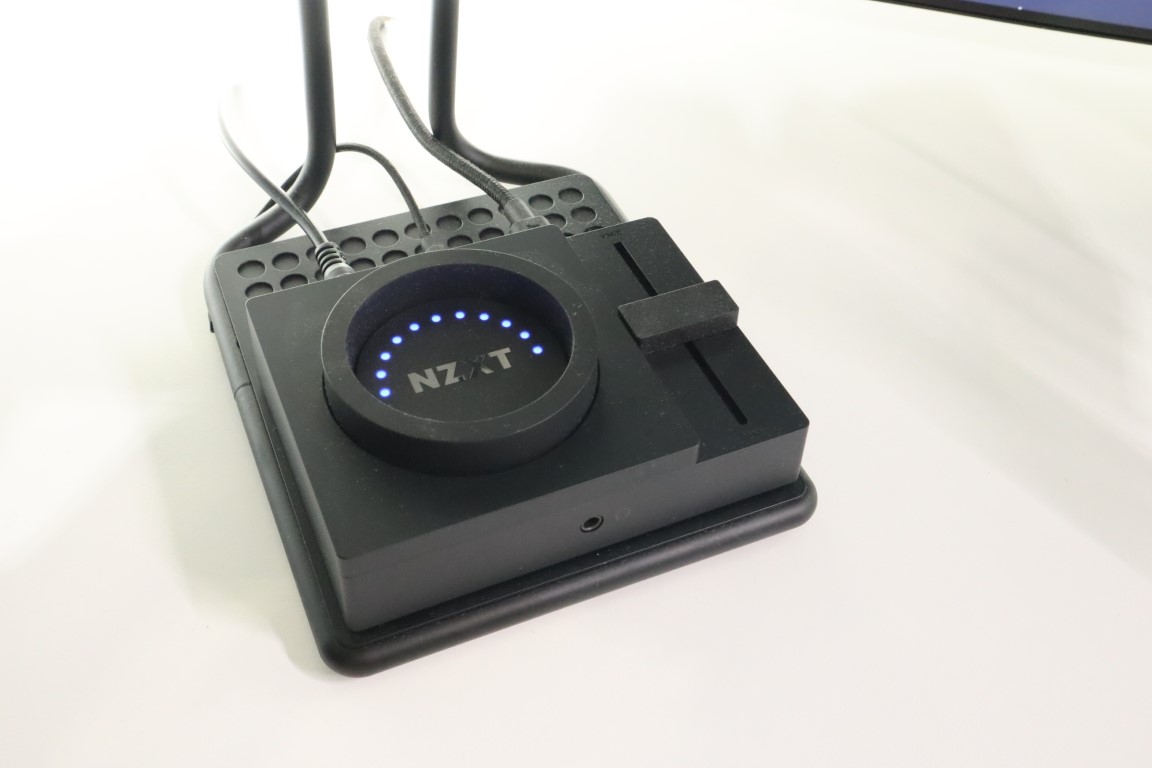 ヘッドホンスタンド兼ミキサー【NZXT SwitchMix】をレビュー