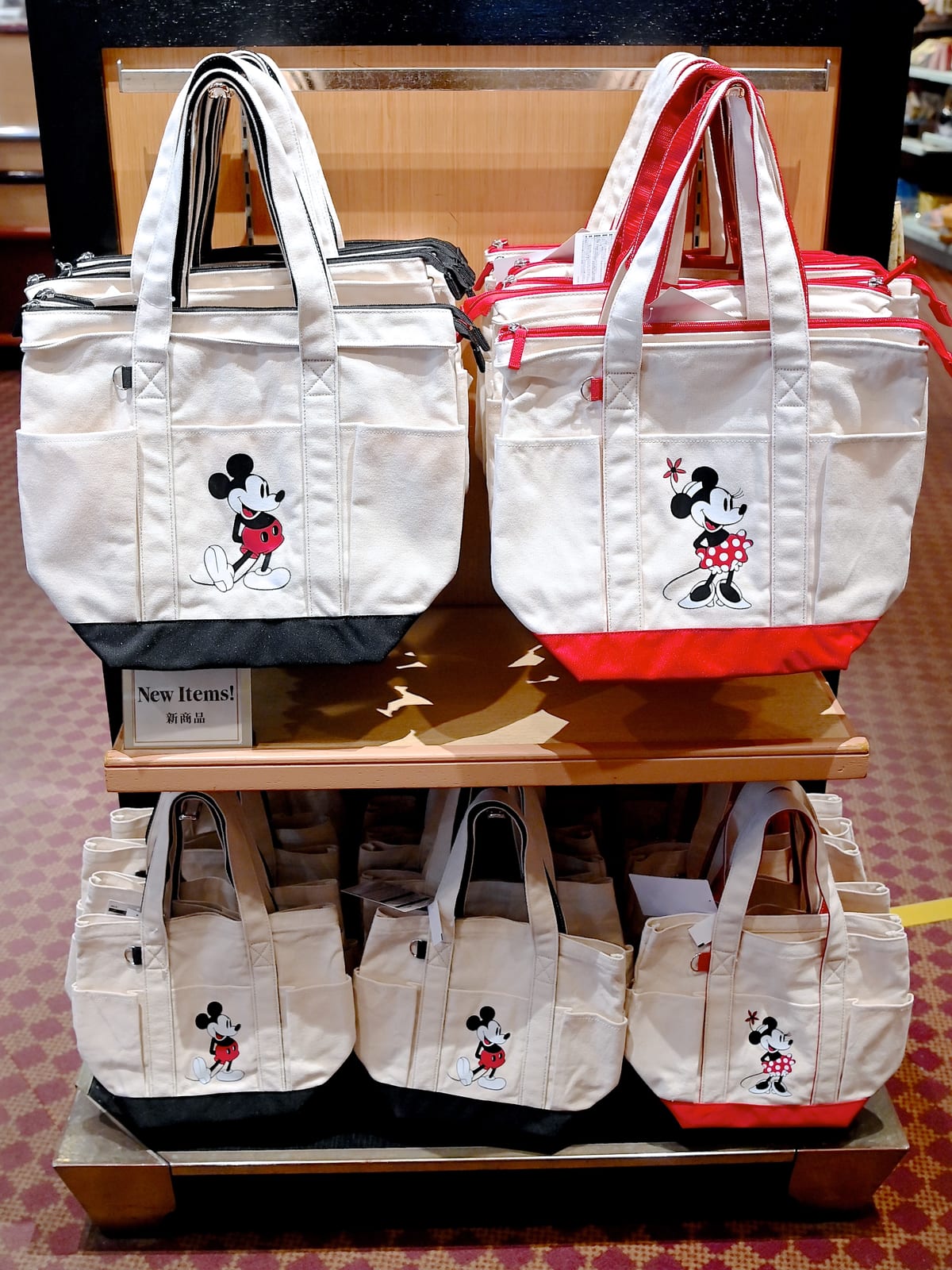 豊富なポケット＆Dカン付き！東京ディズニーランド ミッキー・ミニー