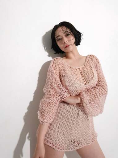 ビジュ天才！！」村重杏奈 色気あふれる“もちふわボディ”を披露