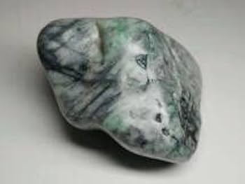 Amazon.co.jp: 黒緑 556g 翡翠 原石 ヒスイ 鉱物 鑑賞石 糸魚川 水石