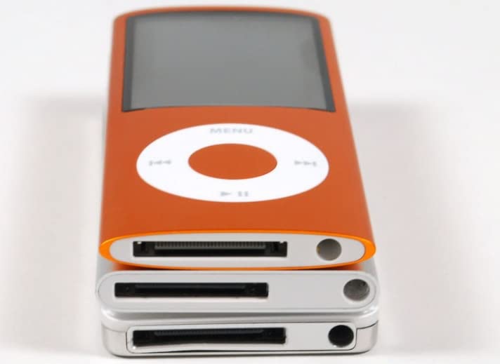 Amazon.co.jp: 8GB iPod Nano (第4世代) MP3プレーヤー付き (金のよう