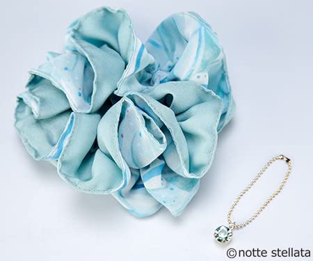 Amazon｜「羽生結弦展 共に、前へ」 シュシュ（レクイエム）｜ノー