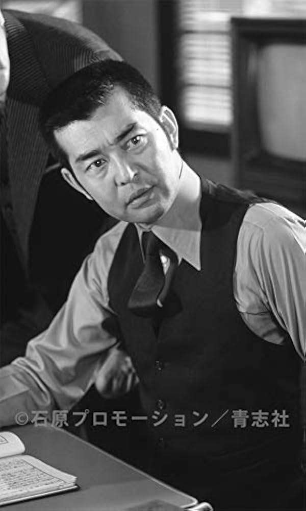 Amazon.co.jp: 渡哲也×大門圭介追悼写真集 : 渡 哲也: 本