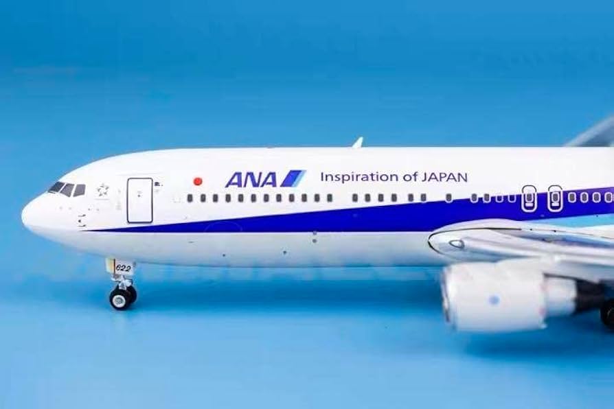 Amazon.co.jp: @レア@ANA B767-300ER 1/400ジェット : おもちゃ