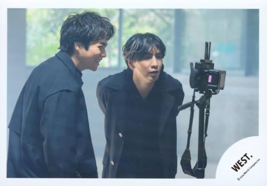 Amazon.co.jp: WEST. 公式生写真 （重岡大毅・藤井流星）WA01360