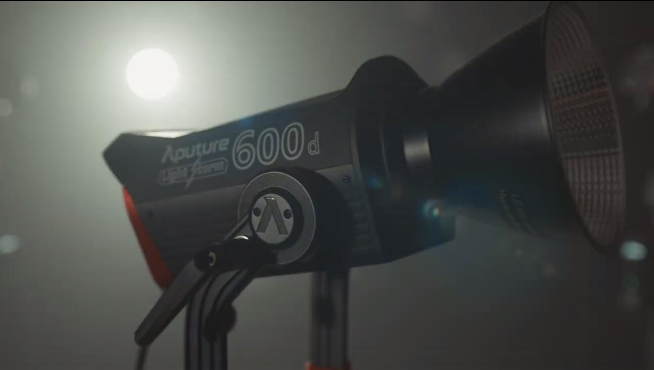 ほぼ新品 Aputure LED 600d Pro Amaran 初期不良対応 41KVuKBNy9L.jpg