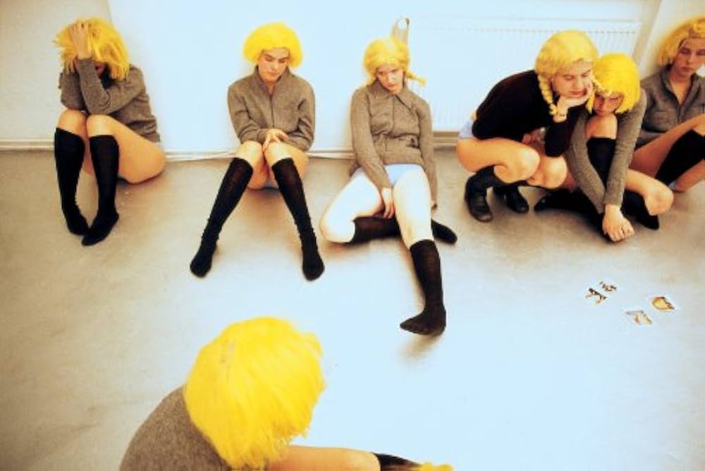 Not in Fashion:Photography and Fashion in the 90s: Gaensheimer