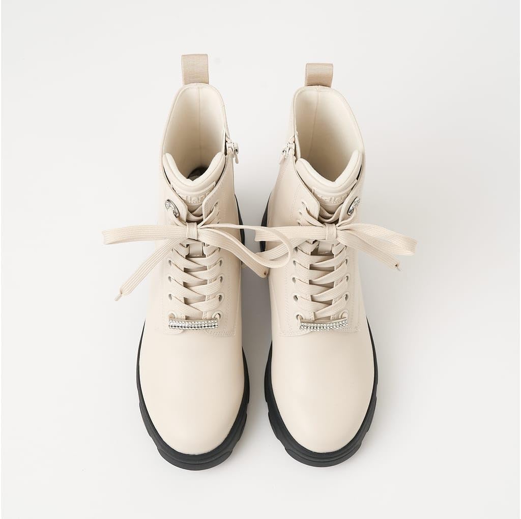 Amazon | [ダイアナ] ﾌﾟﾗｽﾀﾞｲｱﾅショートブーツ 白 アイボリー 22.5cm