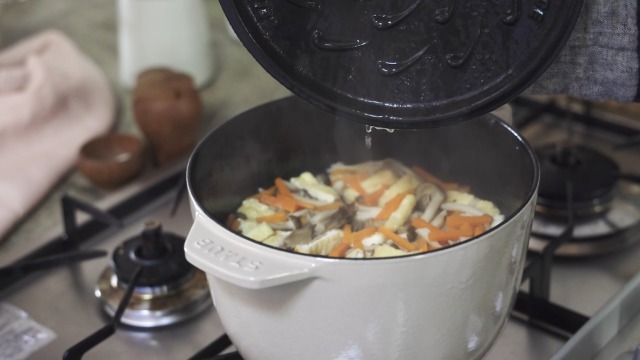 Amazon.co.jp: staub ストウブ 「 ブレイザー ソテーパン リネン 26cm