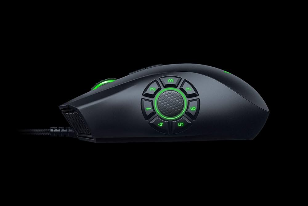 Razer NAGA HEX V2: 7 Button Thumb Grid - 16,000 Adjustable DPI