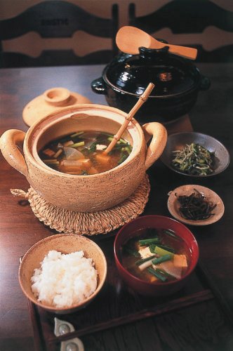 Amazon｜長谷園 土鍋 みそ汁鍋 大 23 cm 1600 ml 3-4人用 直火 専用