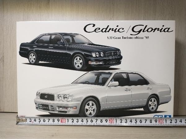 Amazon.co.jp: プラモデル アオシマ 1/24 Y33 セドリック/グロリア