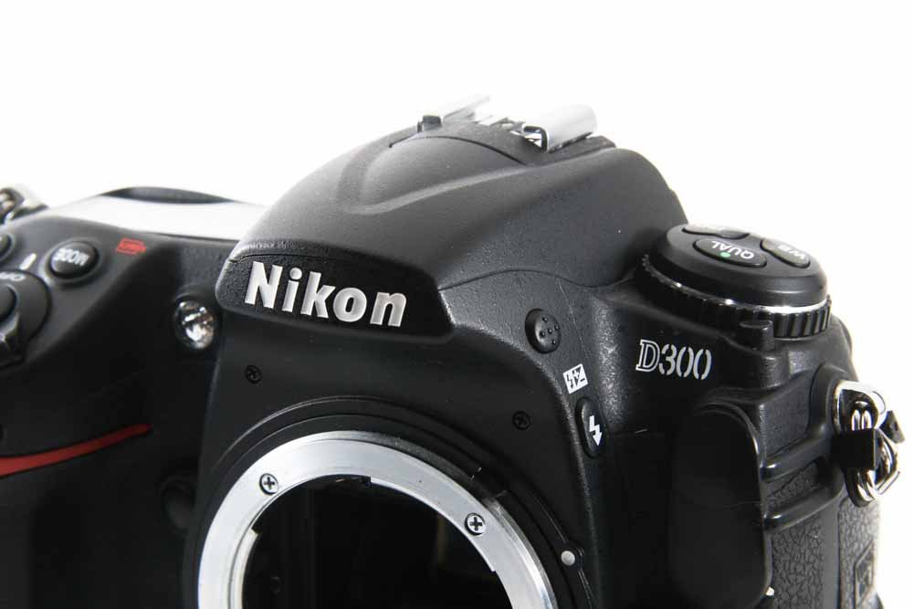 Amazon | Nikon デジタル一眼レフカメラ D300 | デジタル一眼レフ 通販