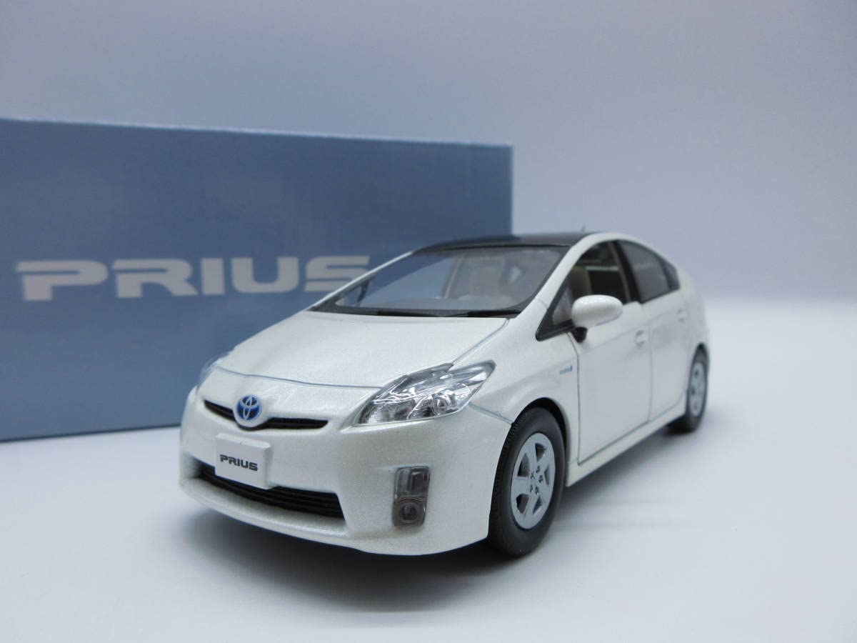 Amazon | 1/30 ミニカー 3代目プリウス PRIUS 30系 非売品 カラー